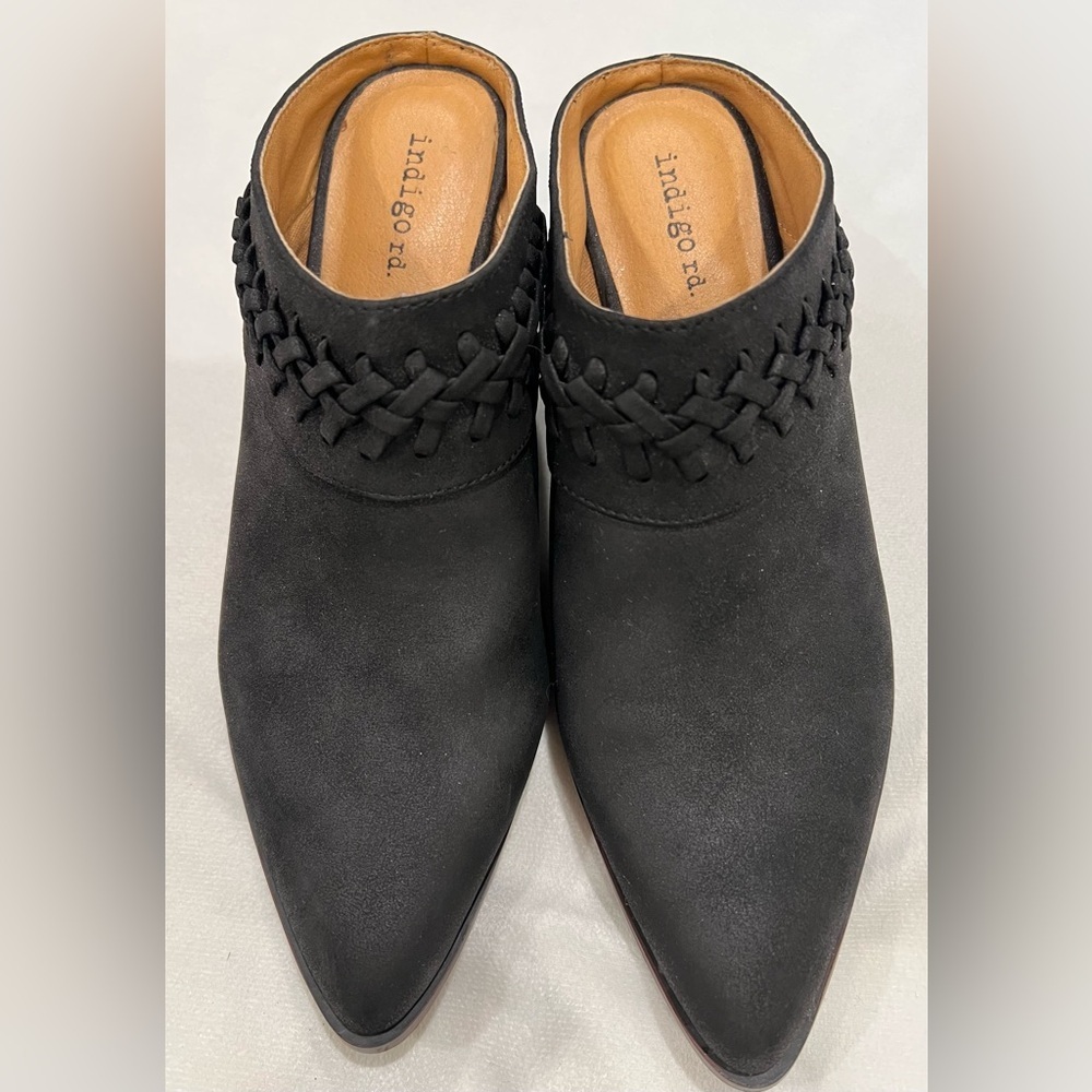 Indigo Rd. Black Heeled Mules with Braided Detail Size 7.5